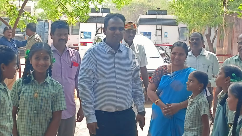 Campaign vehicle to increase student enrollment in Madurai!