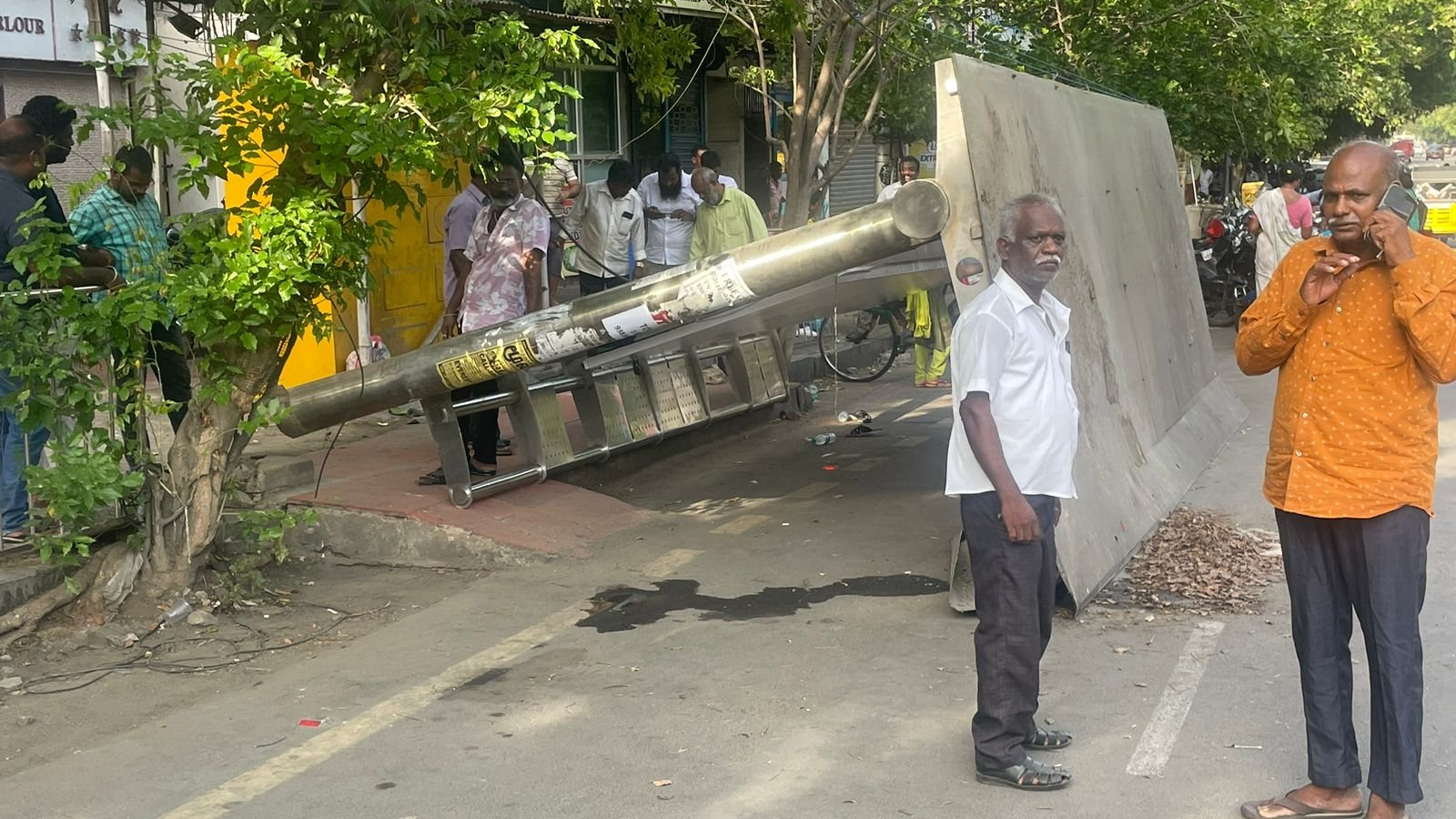 BUS STAND CRASED IN CHENNAI