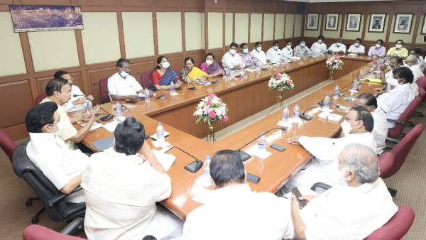 The meeting of DMK MPs has started.