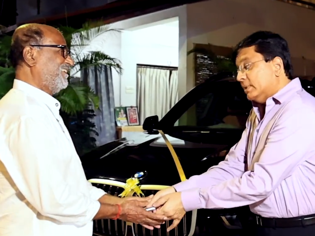 ரஜினிக்கு பரிசாக BMW X7 காரை வழங்கிய கலாநிதி மாறன்!